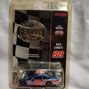 NASCAR || 88 Dale Jarrett 1:64 scale Stock Car